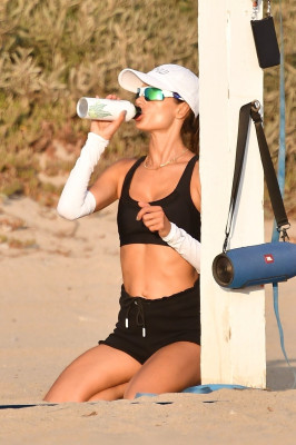 Alessandra Ambrosio pic #1238237