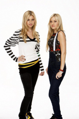 Aly and Aj pic #266054