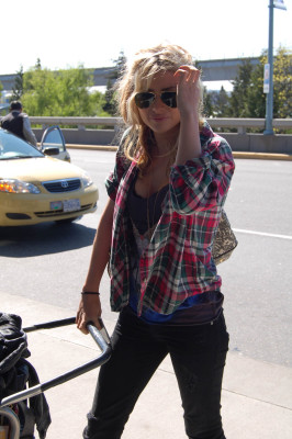 Aly and Aj pic #339302
