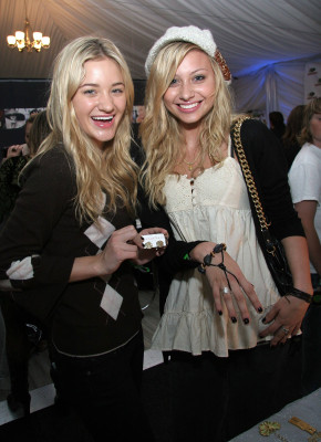 Aly and Aj pic #340588