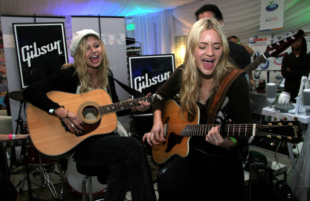 Aly and Aj pic #340600