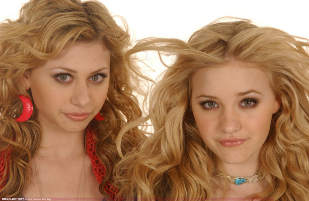 photo 19 in Aly and Aj gallery [id133259] 2009-02-13 00:00:00