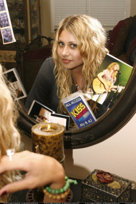 photo 4 in Aly and Aj gallery [id759119] 2015-02-14 00:00:00