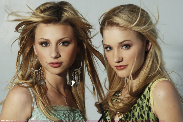 photo 13 in Aly and Aj gallery [id130298] 2009-01-28 00:00:00