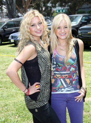 Aly and Aj pic #464312