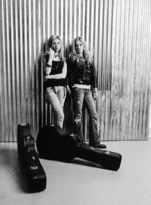 Aly and Aj pic #352324