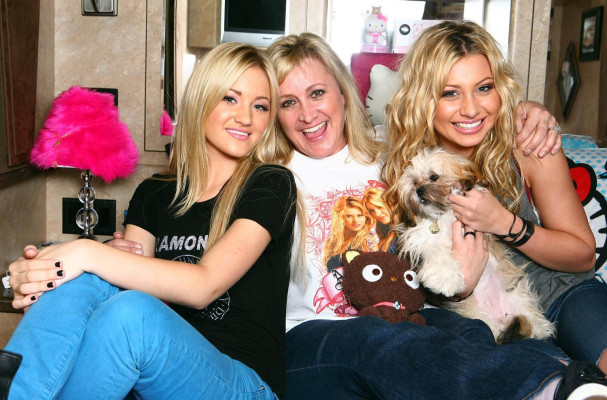 Aly and Aj pic #484319