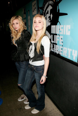 Aly and Aj pic #462297