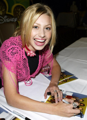 photo 5 in Aly and Aj gallery [id333638] 2011-01-25 00:00:00