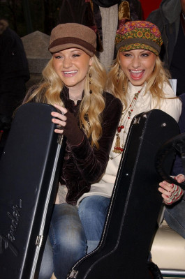 Aly and Aj pic #458607
