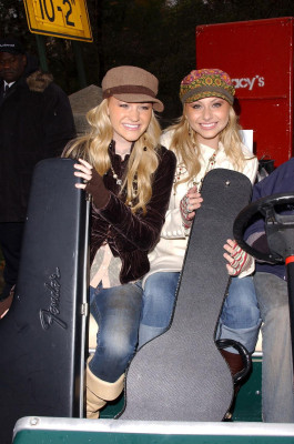 Aly and Aj pic #458608