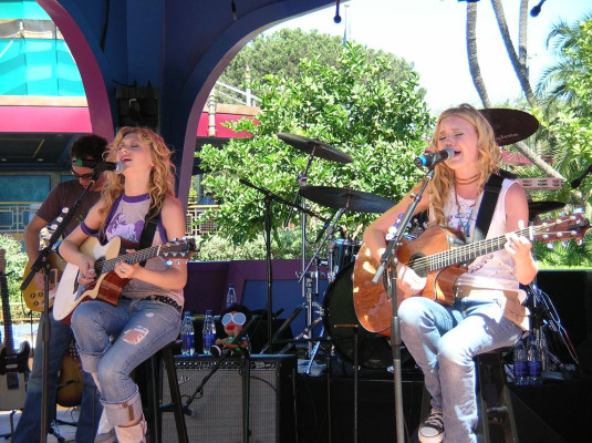 Aly and Aj pic #486564