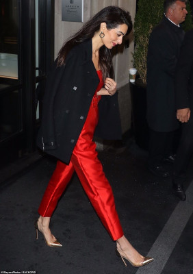Amal Clooney pic #1110243