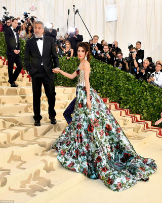 Amal Clooney pic #1035649