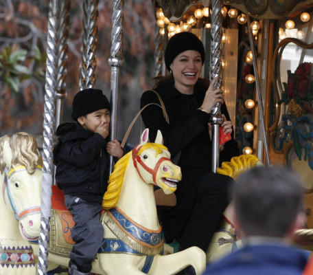 Angelina Jolie pic #422840