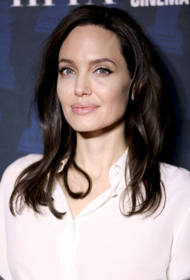 Angelina Jolie pic #996115