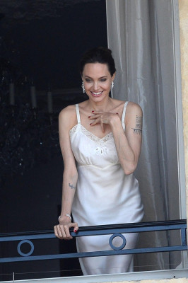 Angelina Jolie pic #1157239