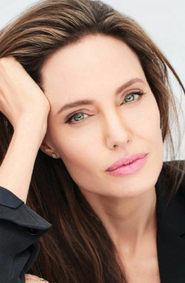 Angelina Jolie pic #965730