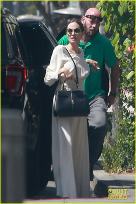 Angelina Jolie pic #1066413