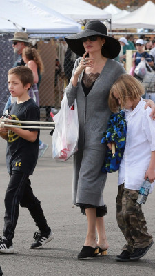 Angelina Jolie pic #992411
