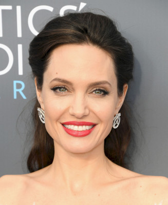Angelina Jolie pic #997789