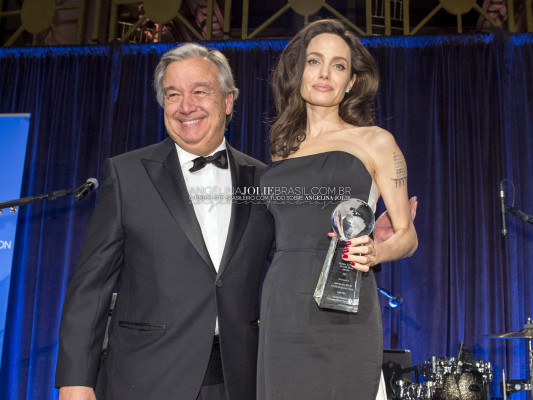 Angelina Jolie pic #991683