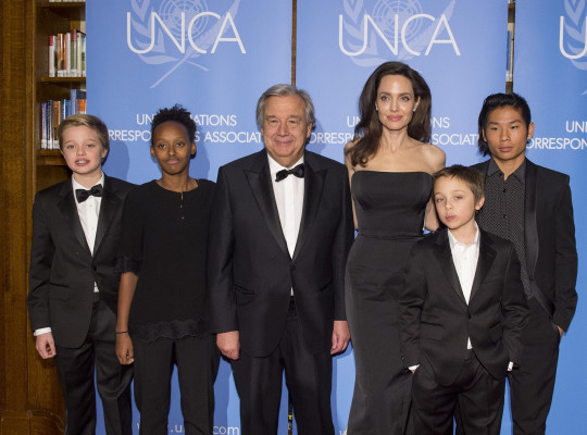 Angelina Jolie pic #992558