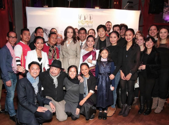 Angelina Jolie pic #992337