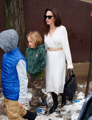 Angelina Jolie pic #1002635