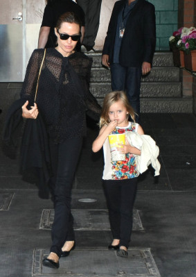 Angelina Jolie pic #655442