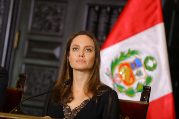 Angelina Jolie pic #1078335