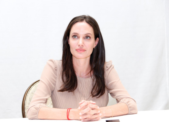 Angelina Jolie pic #824700