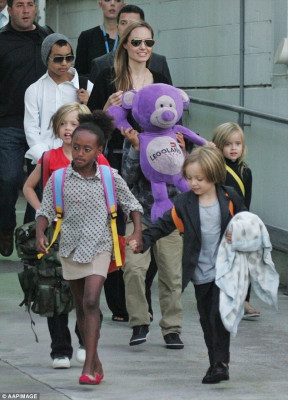 Angelina Jolie pic #743059