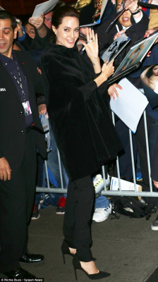 Angelina Jolie pic #746041