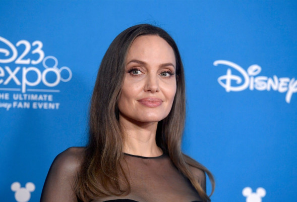 Angelina Jolie pic #1172177