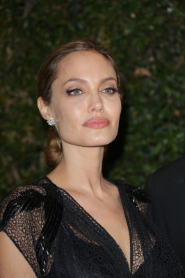 Angelina Jolie pic #649770