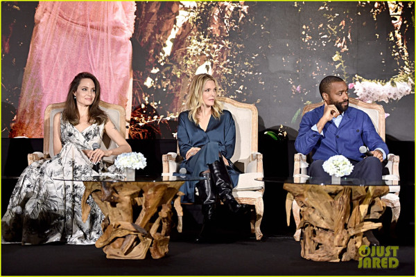 Angelina Jolie pic #1181689