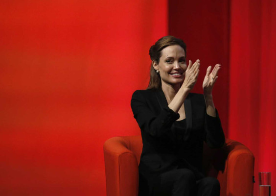 Angelina Jolie pic #713525