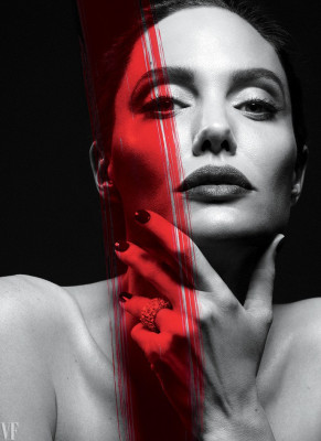 Angelina Jolie pic #953782
