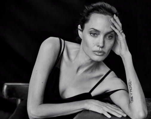 Angelina Jolie pic #809896