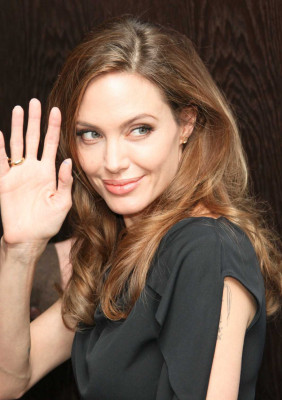 Angelina Jolie pic #493760