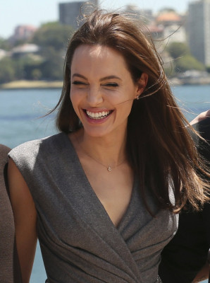 Angelina Jolie pic #743755