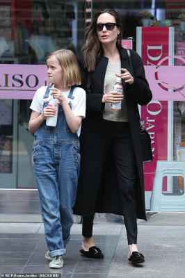 Angelina Jolie pic #1129732