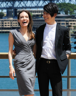 Angelina Jolie pic #742138