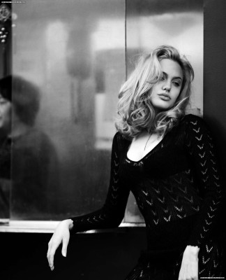 Angelina Jolie pic #404240