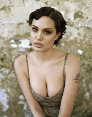 Angelina Jolie pic #404261