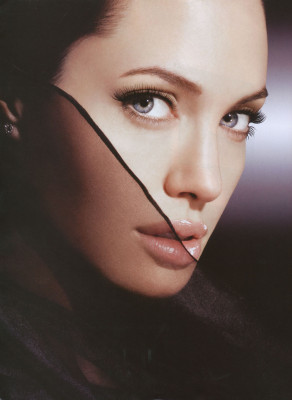 Angelina Jolie pic #126136