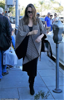 Angelina Jolie pic #1107793