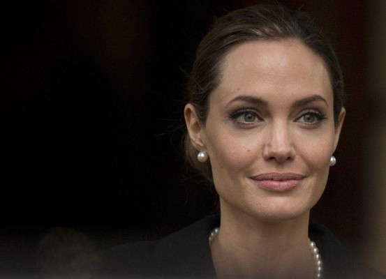 Angelina Jolie pic #611213