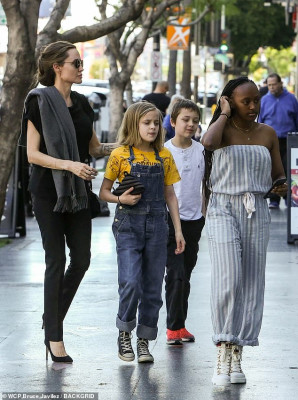 photo 13 in Angelina Jolie gallery [id1107796] 2019-02-20 00:00:00